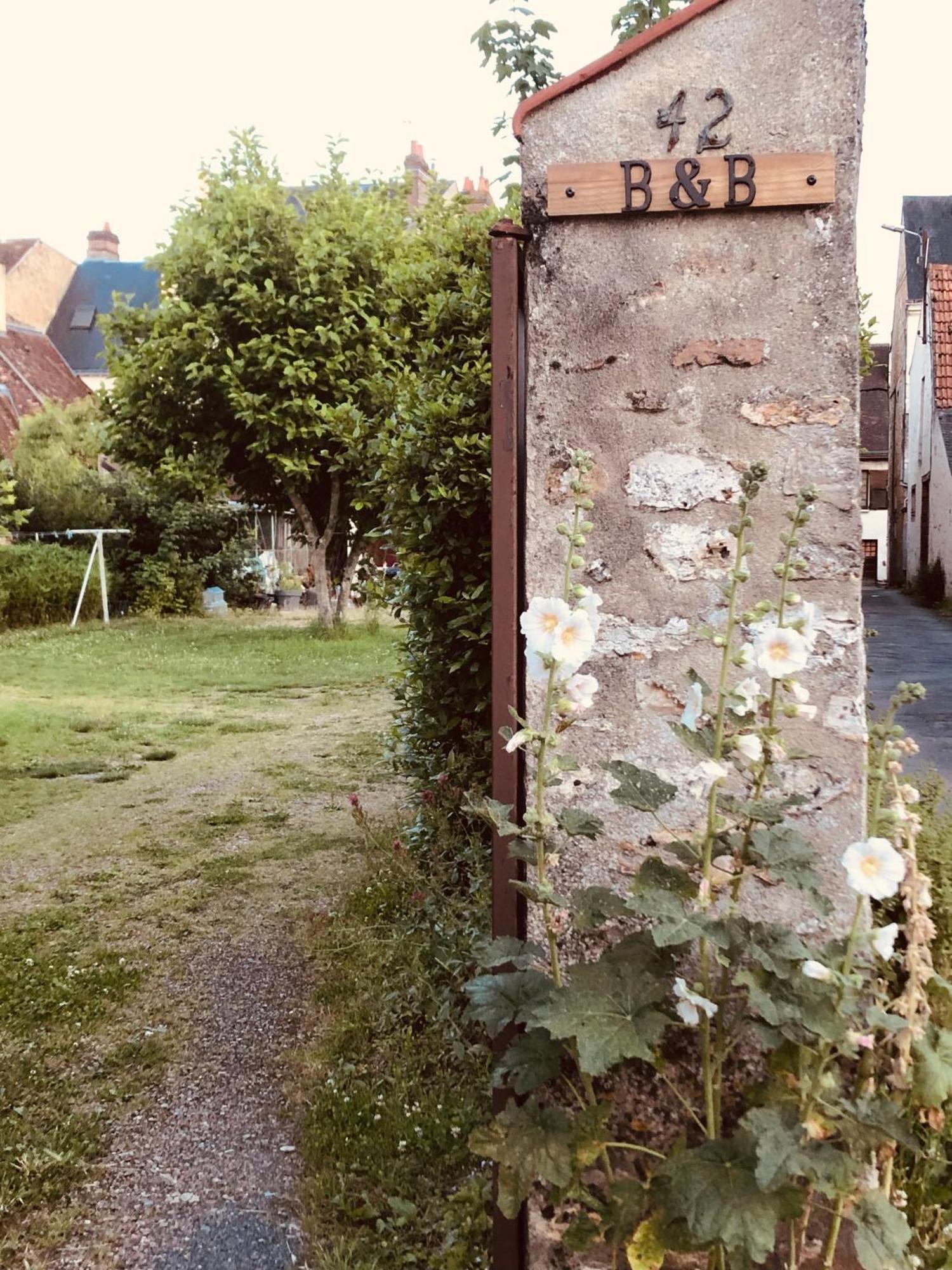 Chambre-Studio Le 42 Nogent-le-Rotrou Exteriér fotografie